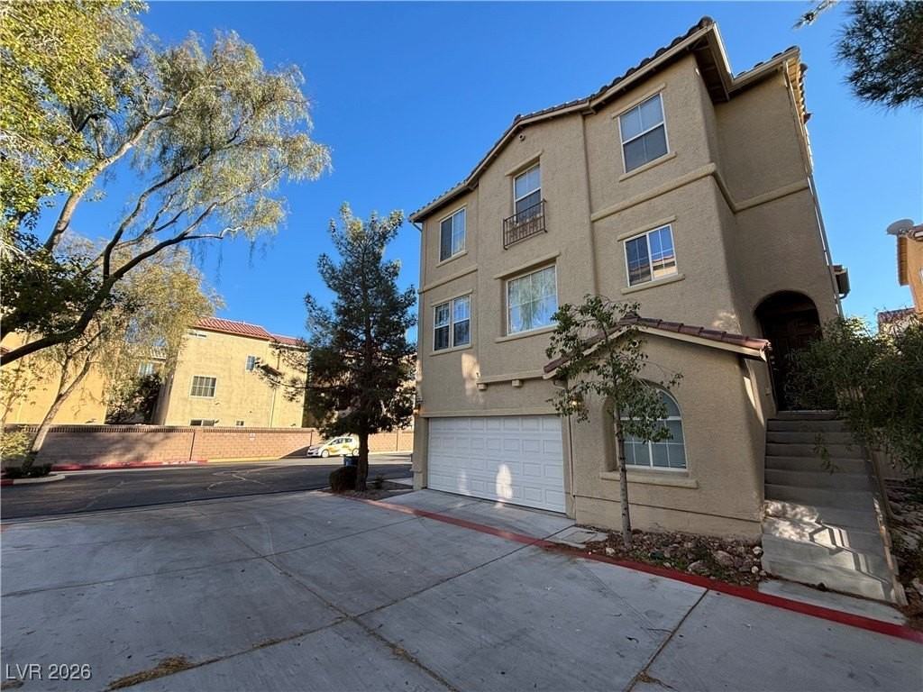 6481 Abbotsford House Ct - Photo 2 of 33