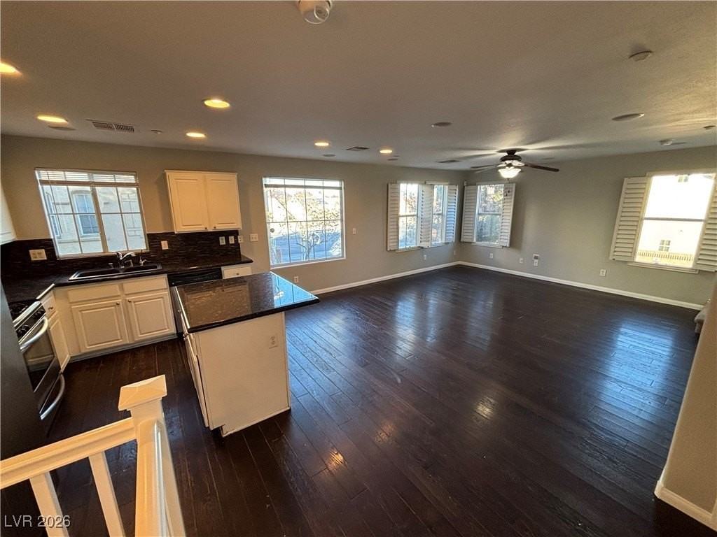 6481 Abbotsford House Ct - Photo 5 of 33