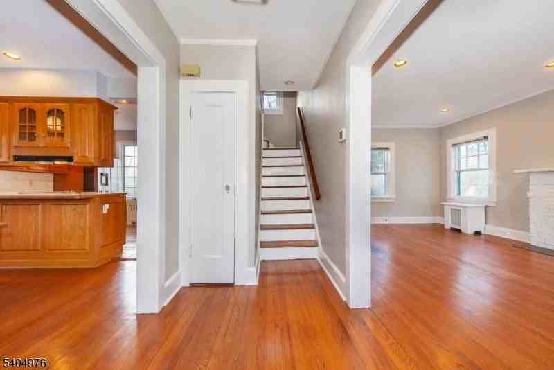 22 Carolin Rd - Photo 5 of 50