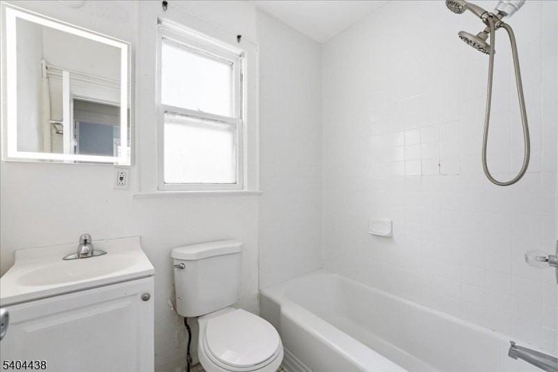 102 Highland Ave #2 - Photo 5 of 25