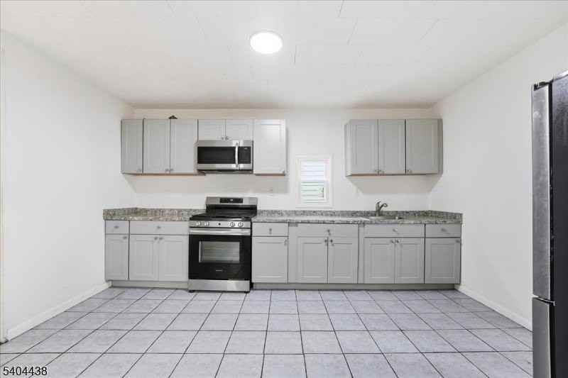 102 Highland Ave #2 - Photo 7 of 25