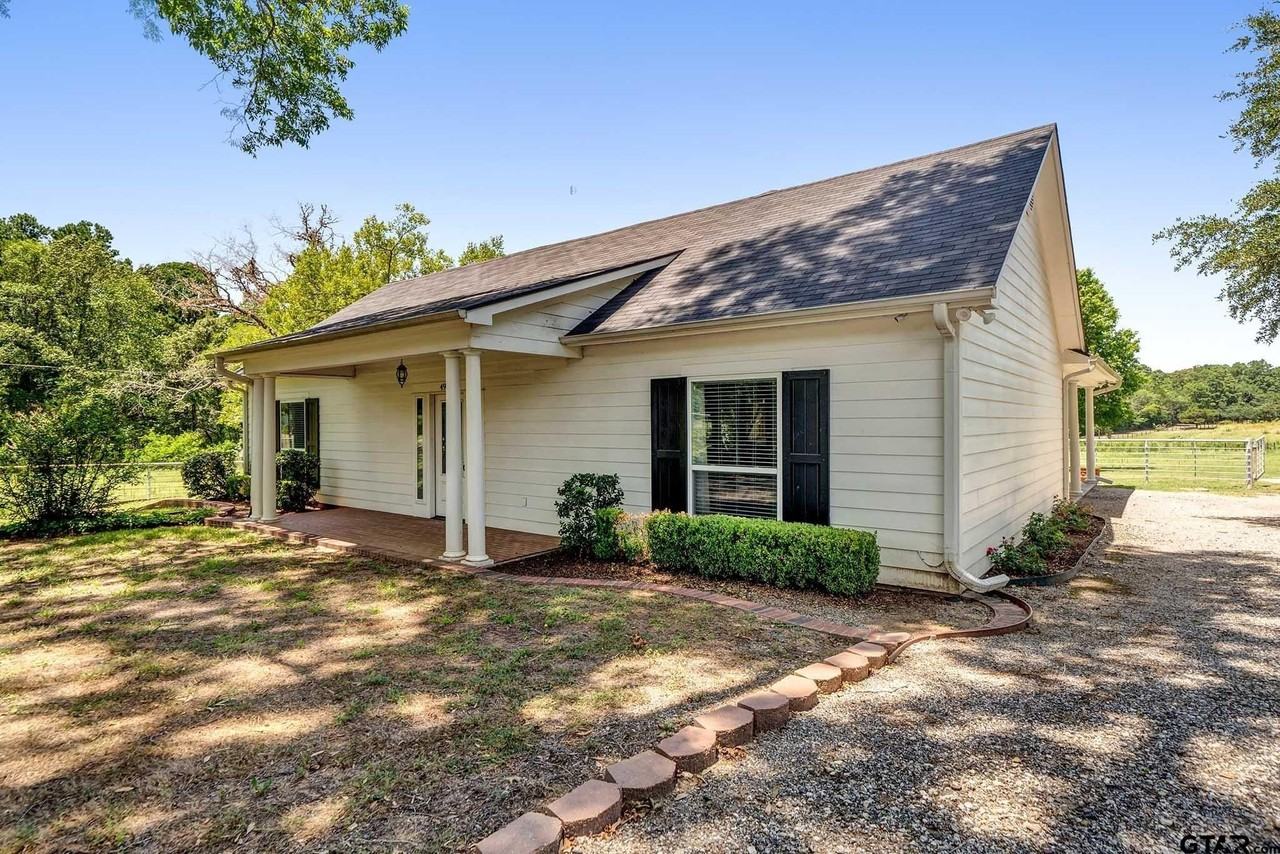 4951 Fm 346 E - Photo 2 of 23