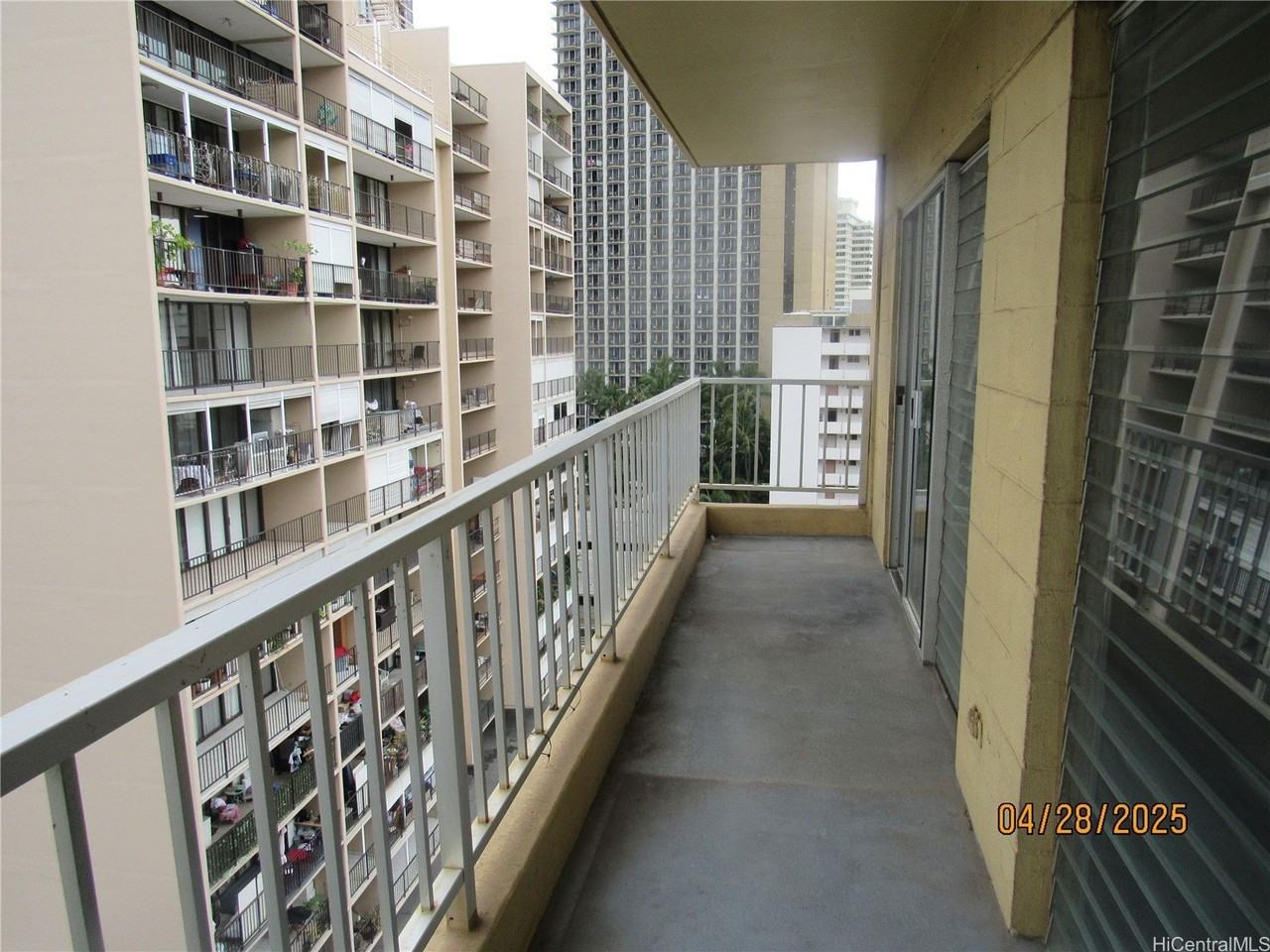 303 Liliuokalani Ave Apt 1004 #1004 - Photo 4 of 15