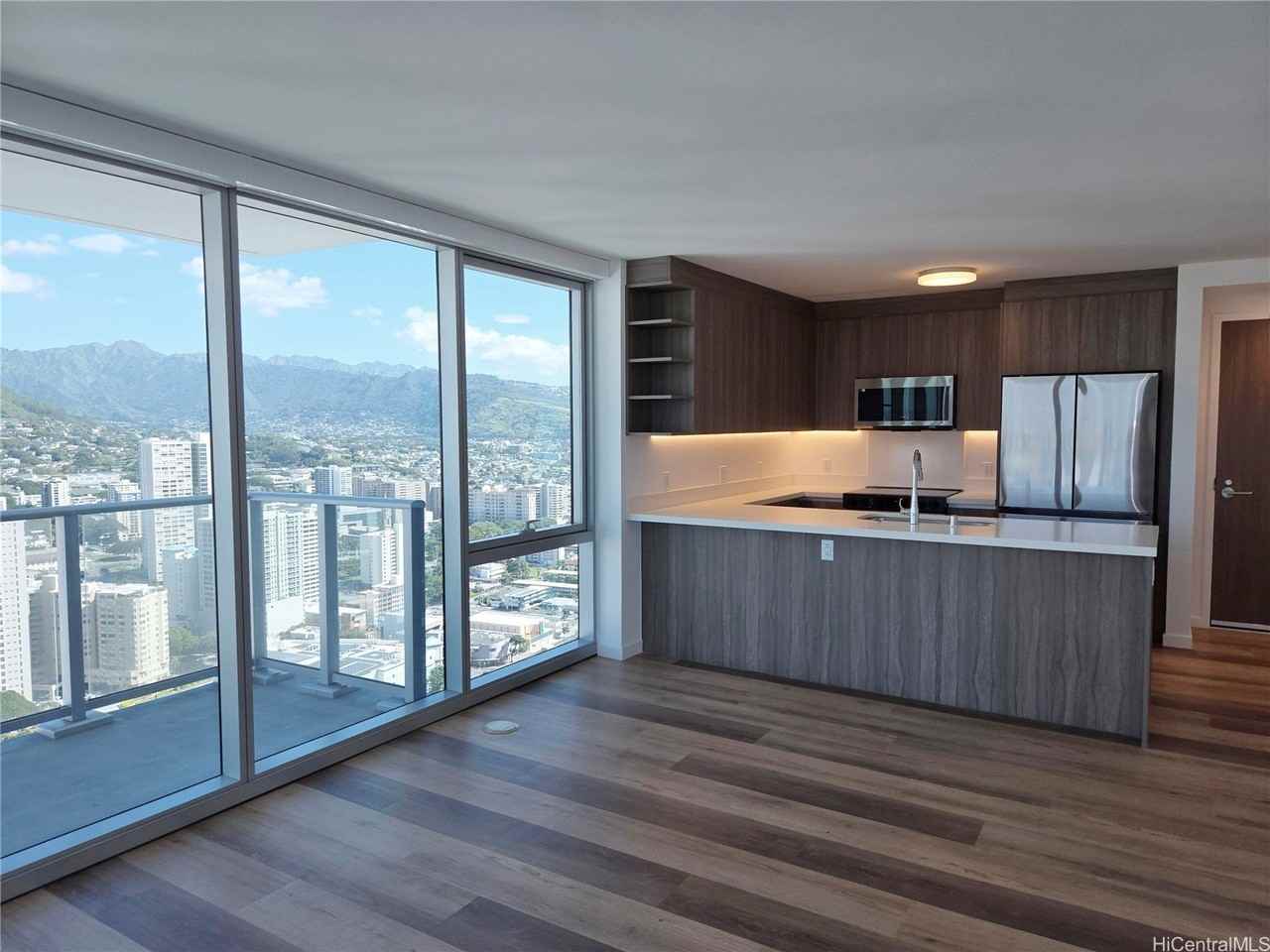 1500 Rycroft St Apt 4200r #4200R - Photo 2 of 25