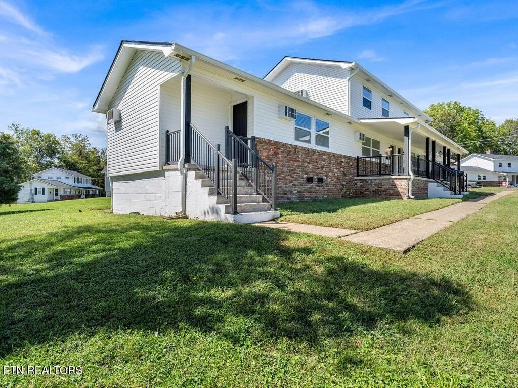 155 Tacoma Rd - Photo 6 of 33