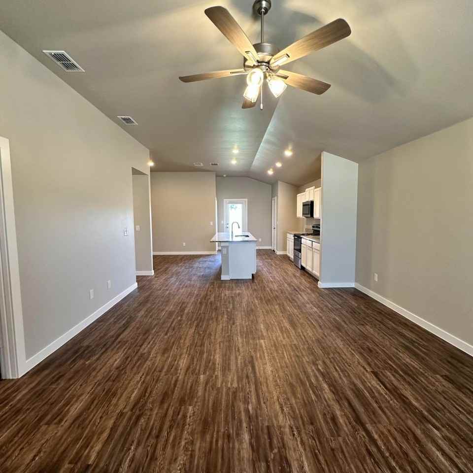 2059 Kenwood Ave - Photo 2 of 26