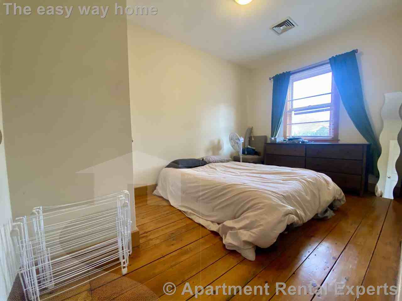 349 Columbia St #2 - Photo 5 of 20