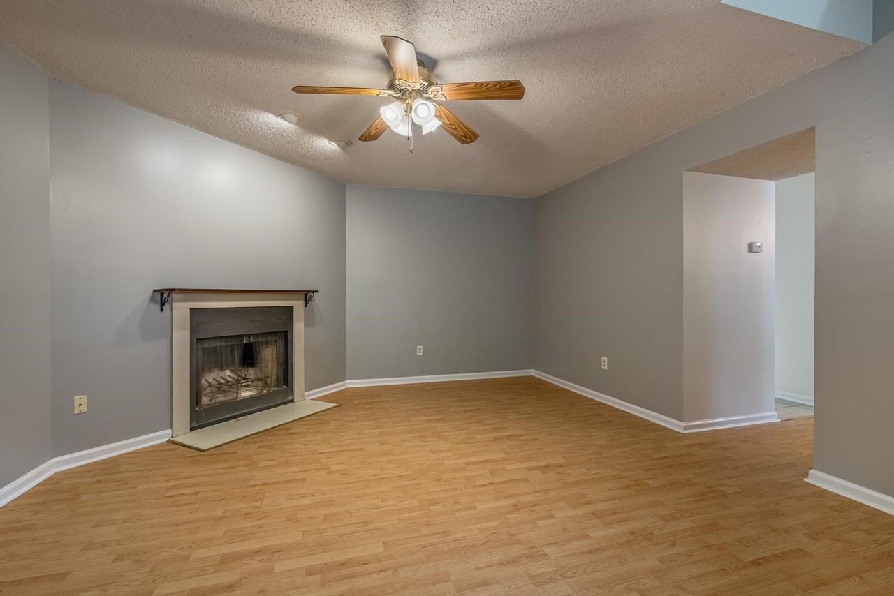 124 Barksdale Ct - Photo 4 of 21