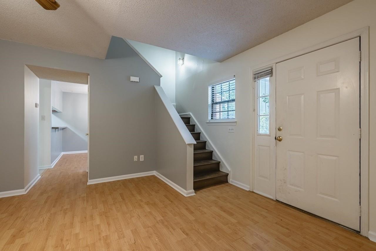 124 Barksdale Ct - Photo 5 of 21