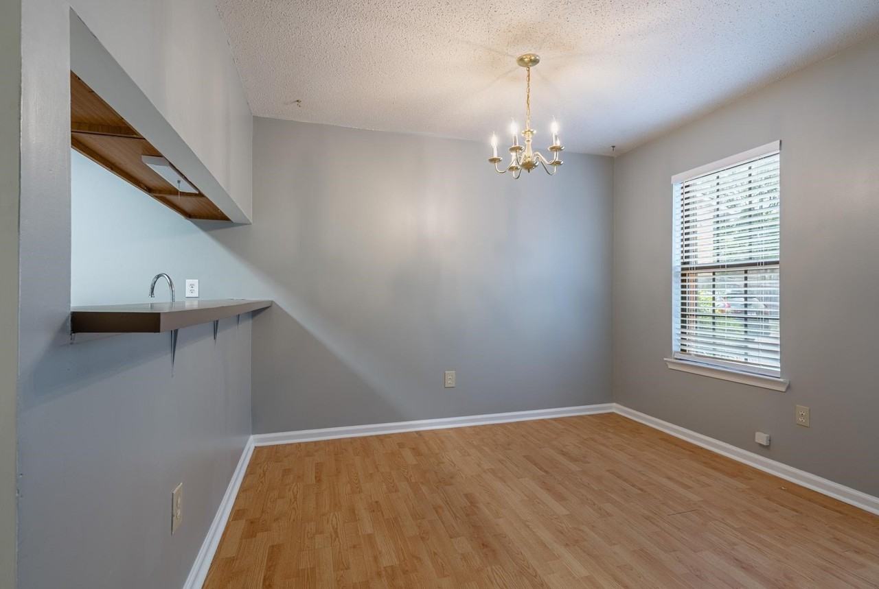 124 Barksdale Ct - Photo 6 of 21