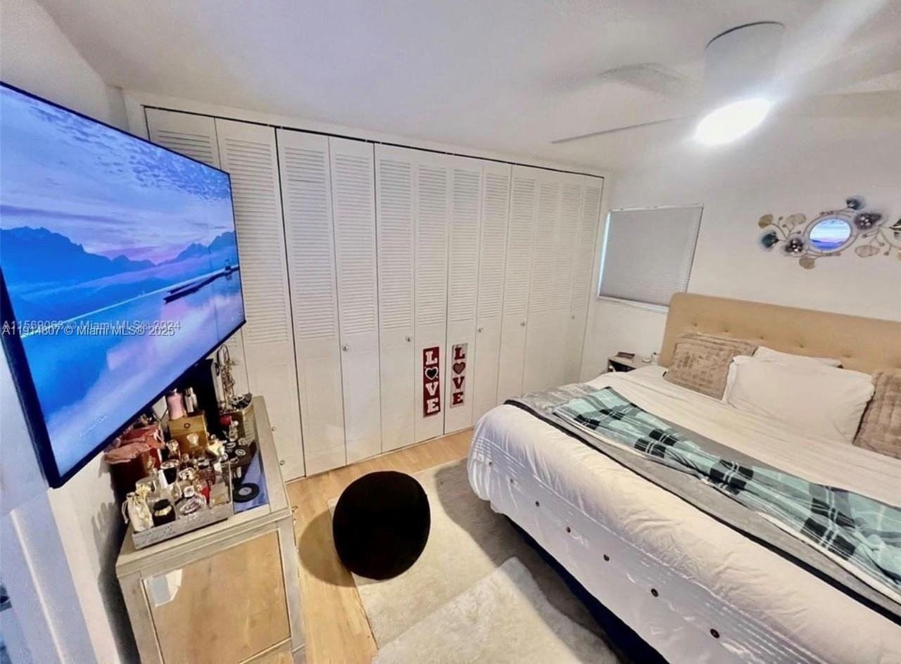 3520 Sw 25th St - Photo 3 of 8