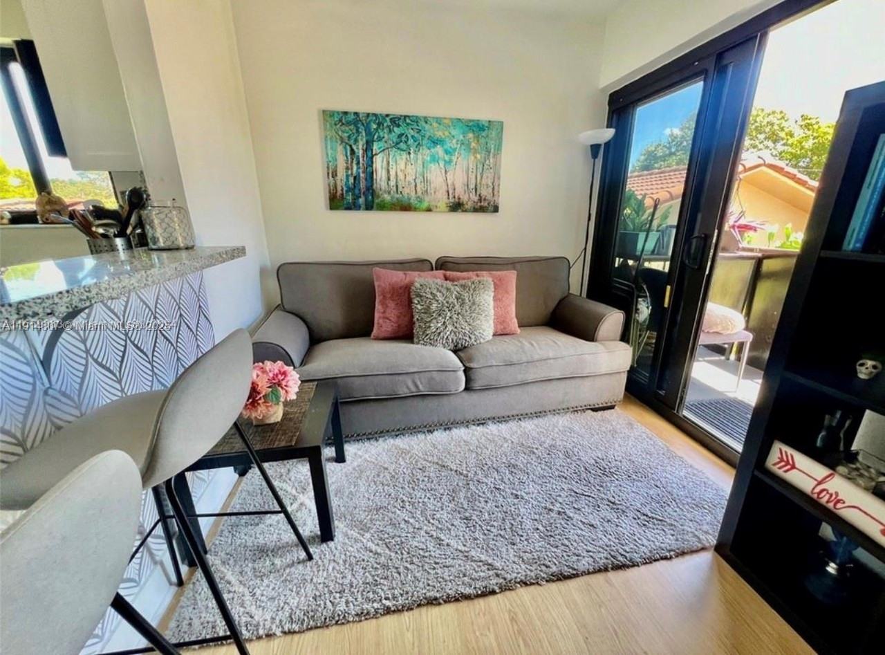 3520 Sw 25th St - Photo 5 of 8