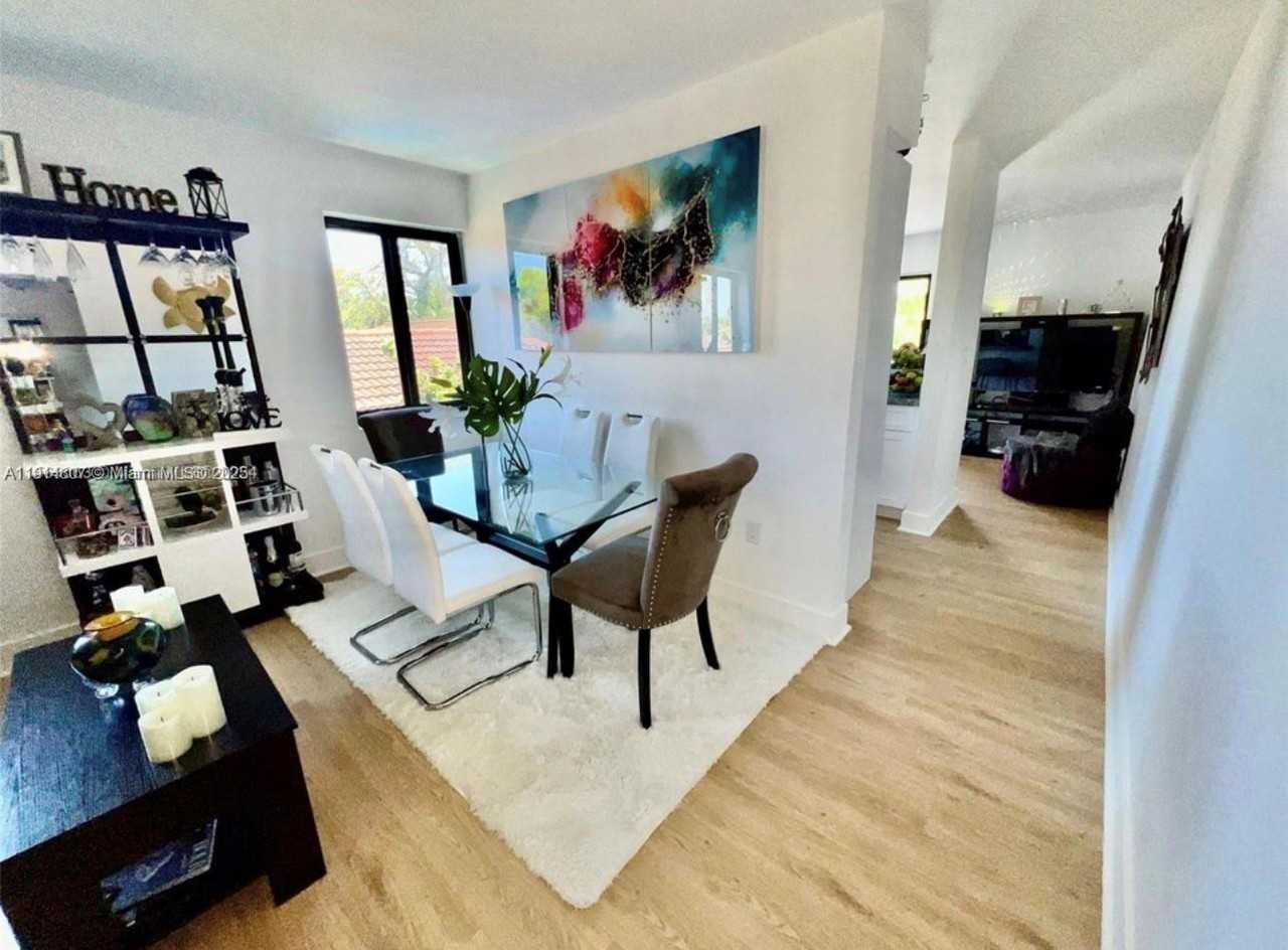 3520 Sw 25th St - Photo 6 of 8