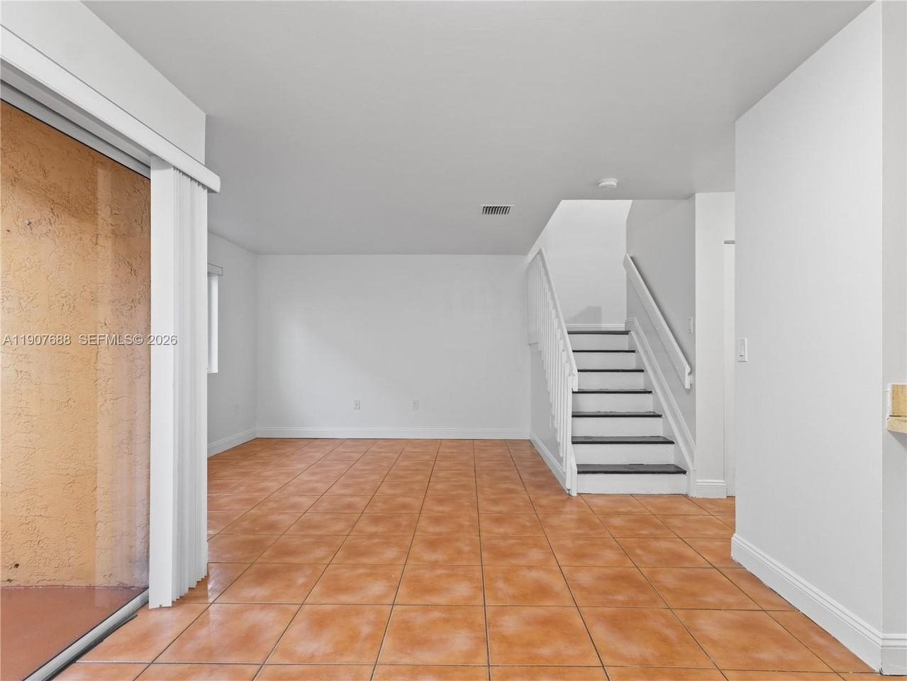 6205 Kendale Lakes Cir #290 - Photo 5 of 28