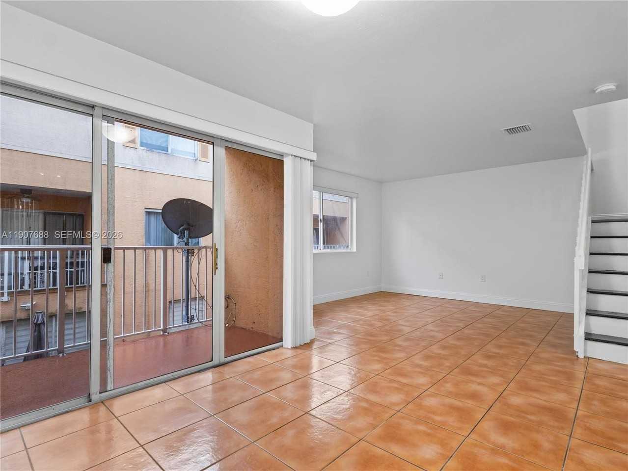 6205 Kendale Lakes Cir #290 - Photo 6 of 28