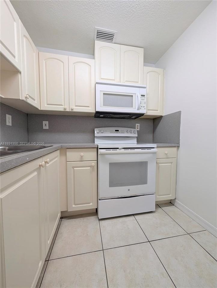 3201 W Flagler St #209 - Photo 6 of 15