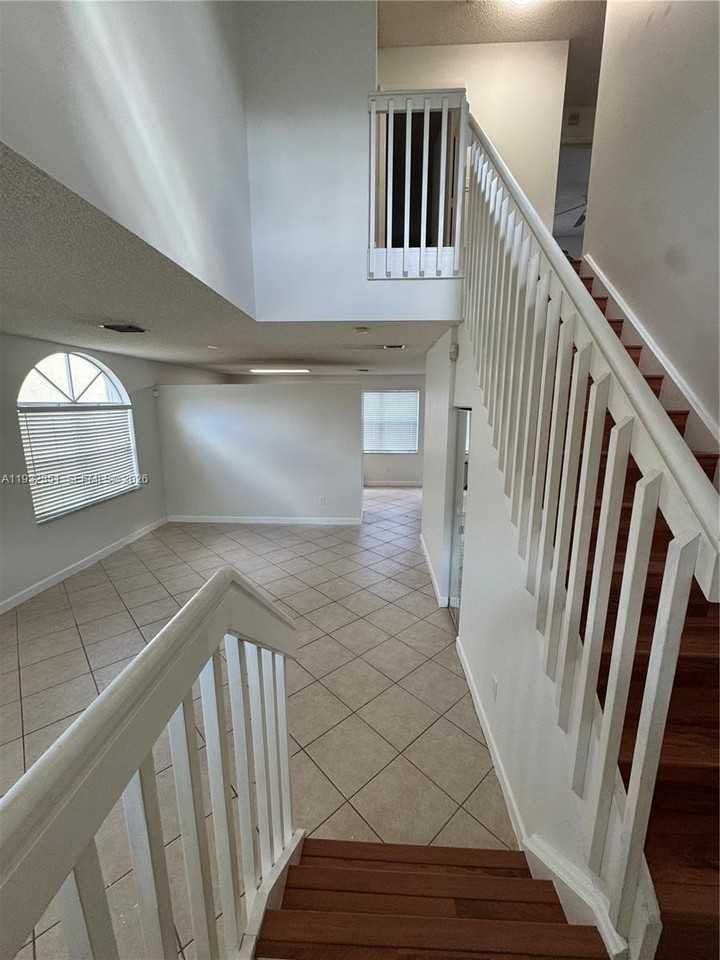 327 Nw 159th Ave #NA - Photo 6 of 27