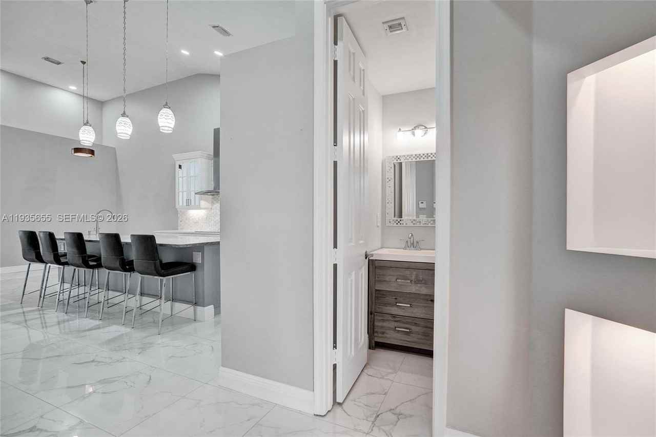 652 W Palm Aire Dr #652 - Photo 6 of 50