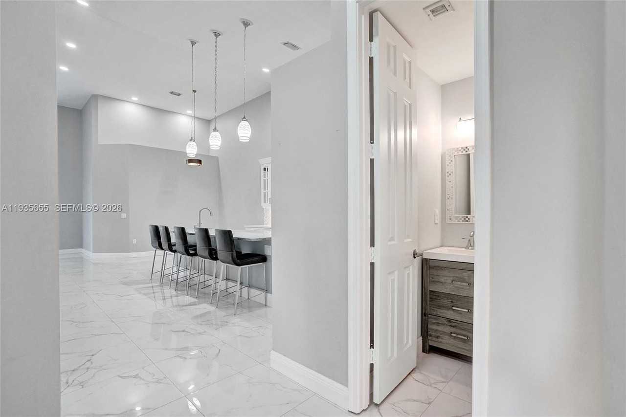 652 W Palm Aire Dr #652 - Photo 7 of 50