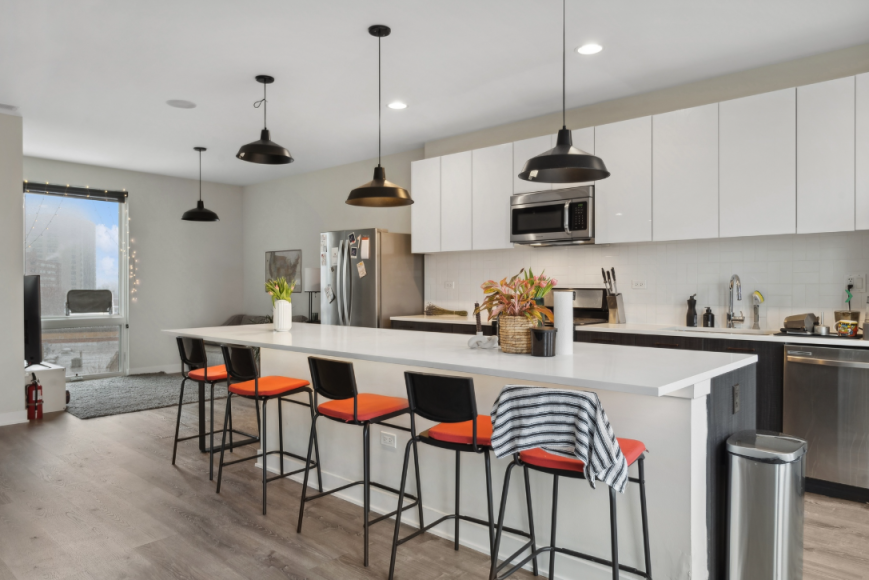 4027 N Broadway St - Photo 5 of 9