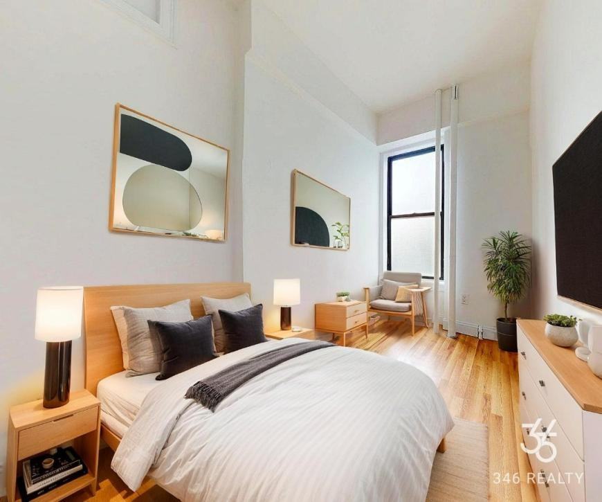 471 Central Park W - Photo 5 of 7