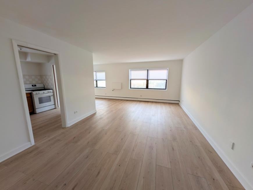 2211 W Touhy Ave - Photo 2 of 10