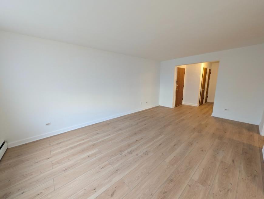 2211 W Touhy Ave - Photo 3 of 10