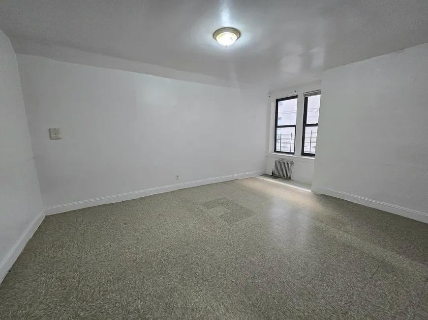 1340 Merriam Ave - Photo 2 of 5