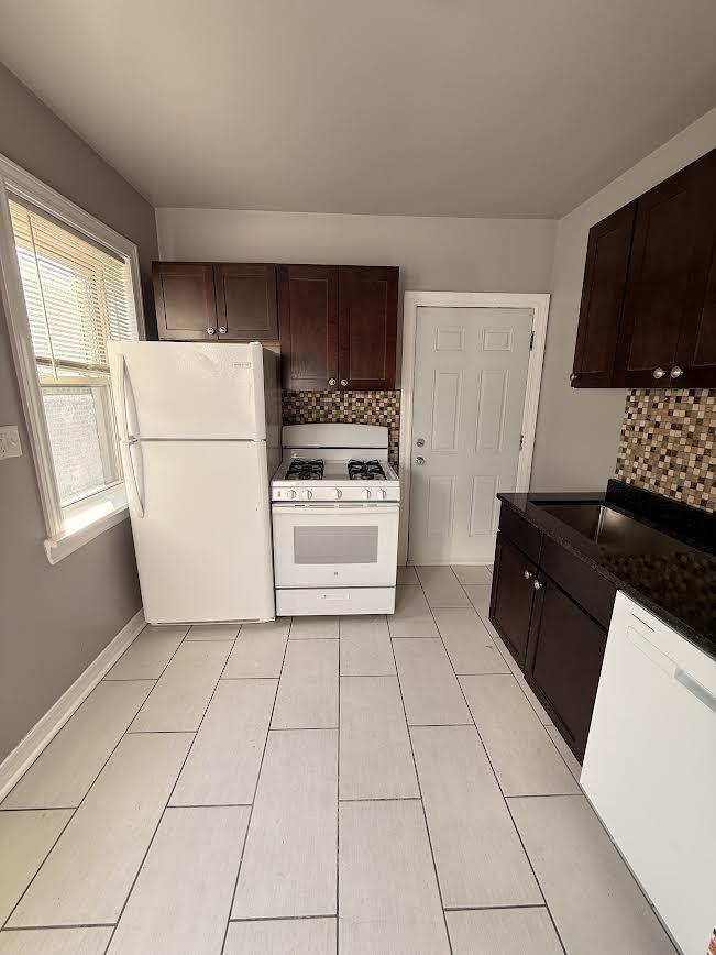 4027 W Melrose St - Photo 2 of 10