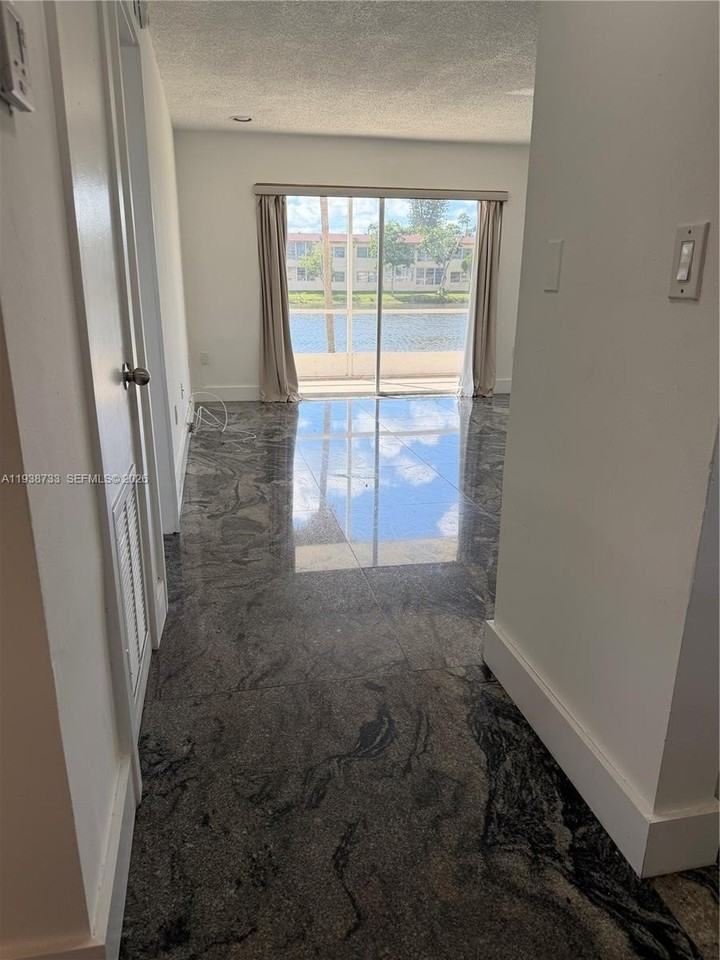 2880 Ne 203rd St #B3 - Photo 2 of 8