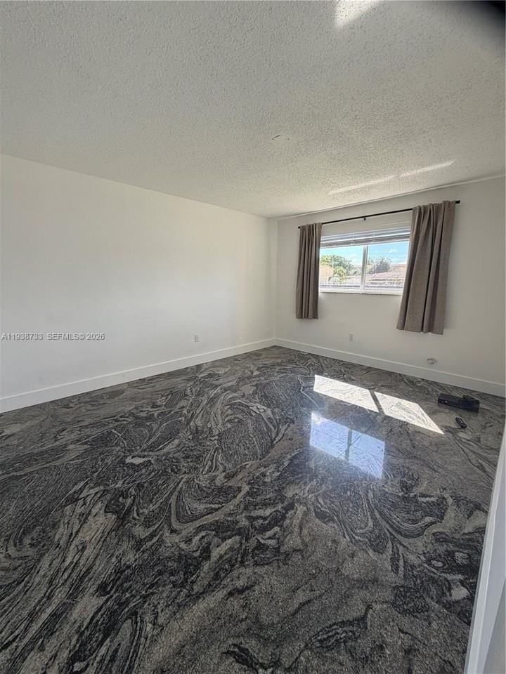 2880 Ne 203rd St #B3 - Photo 3 of 8