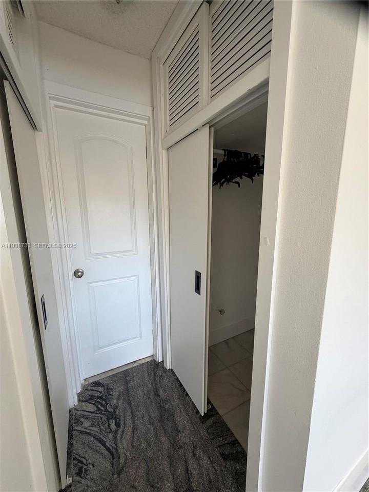 2880 Ne 203rd St #B3 - Photo 4 of 8