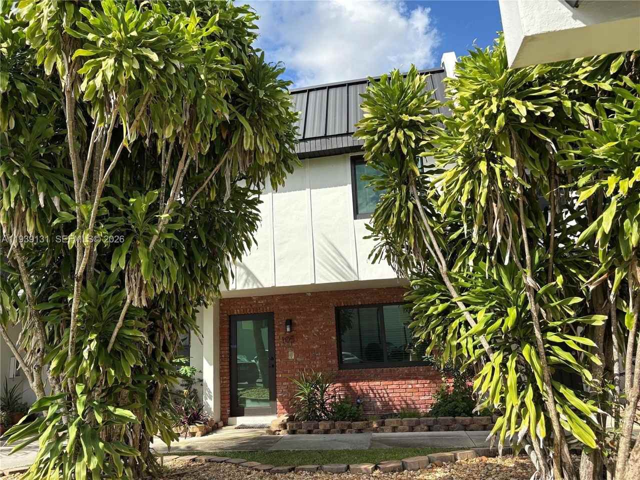 5555 Sw 67th Ave #25 - Photo 2 of 27