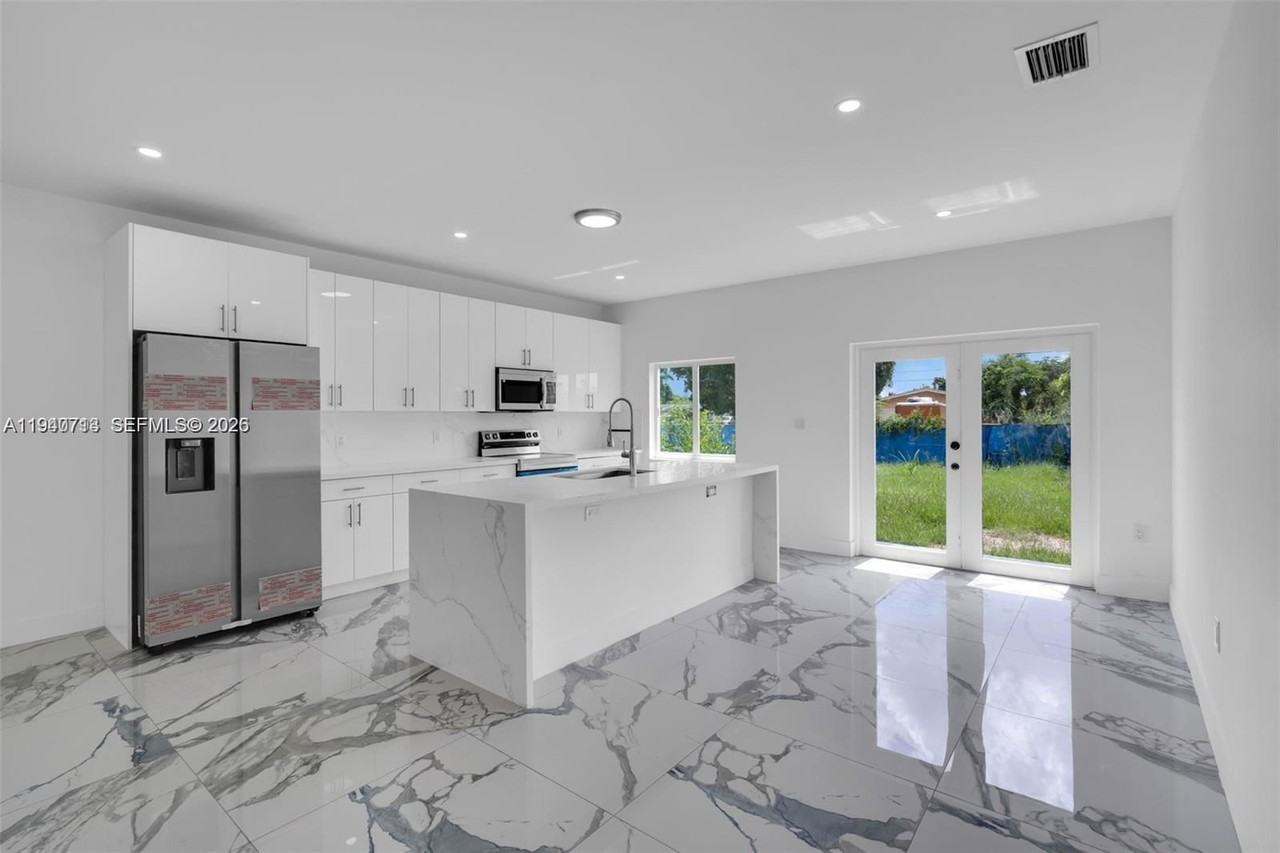 11870 Sw 220th St - Photo 4 of 8