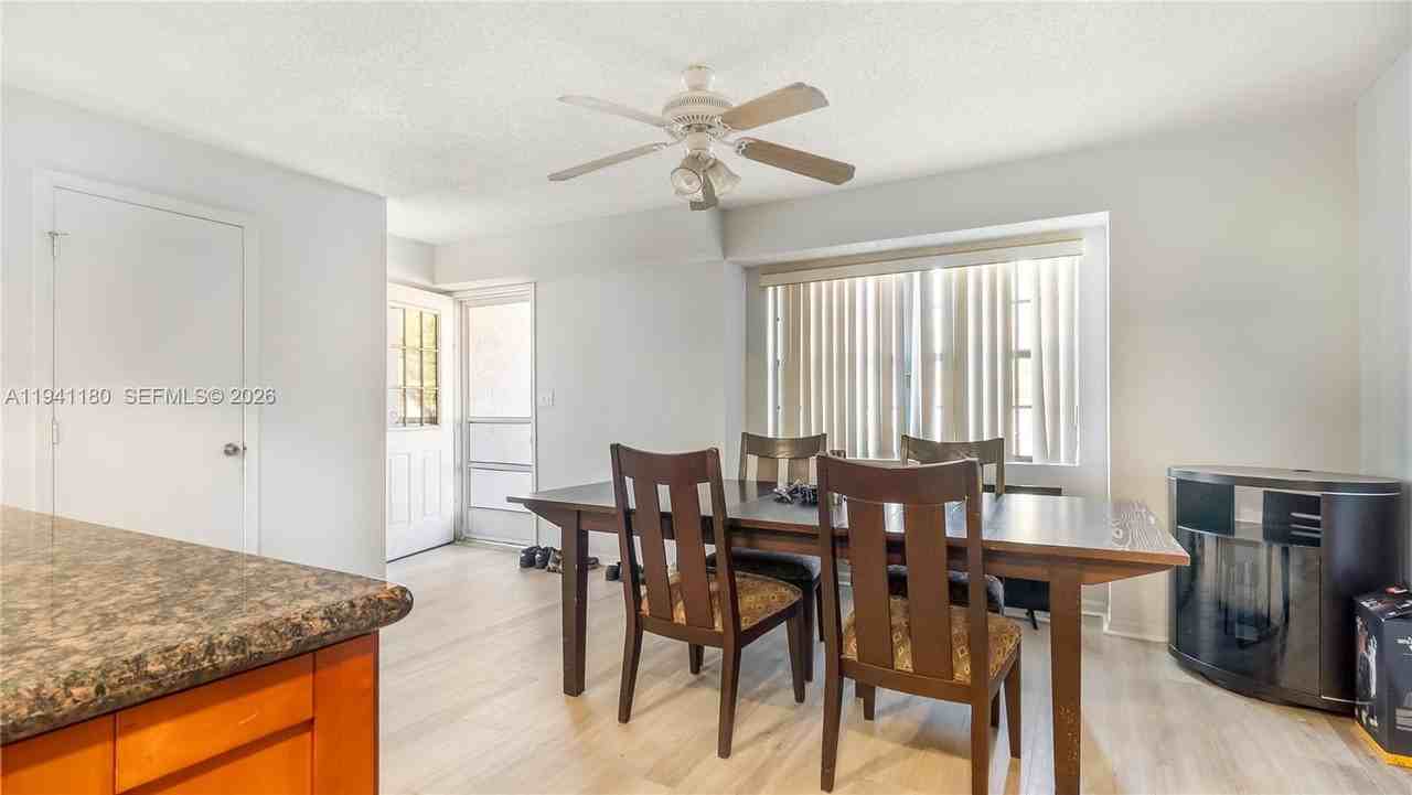 9487 Nw 42nd St #9487 - Photo 5 of 31