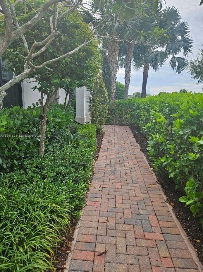 10226 Akenside Dr - Photo 3 of 19