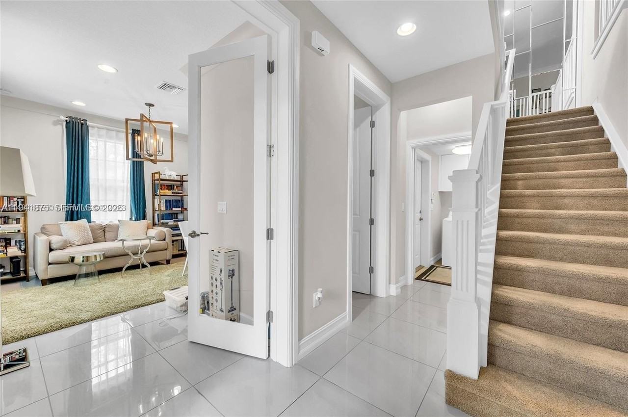 10226 Akenside Dr - Photo 4 of 19