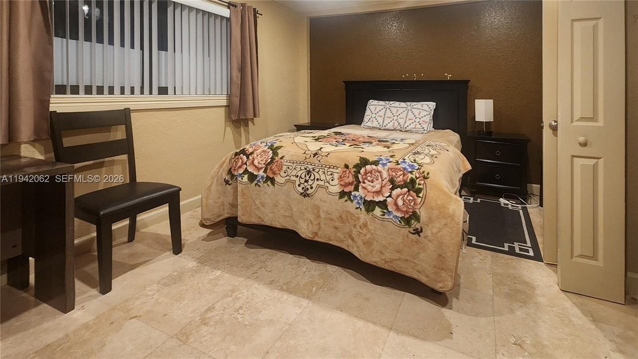 1511 Garfield St #1511 - Photo 2 of 9