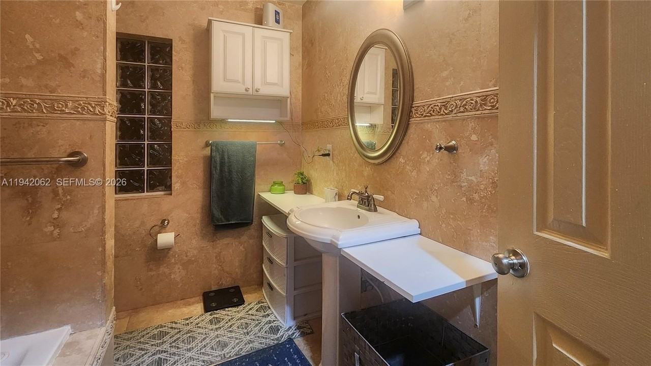 1511 Garfield St #1511 - Photo 7 of 9