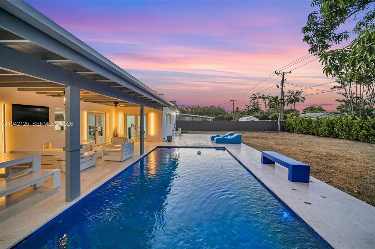 8501 Sw 142nd St - Photo 2 of 50