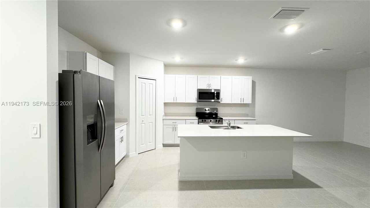 17208 Cantu Ct - Photo 4 of 22