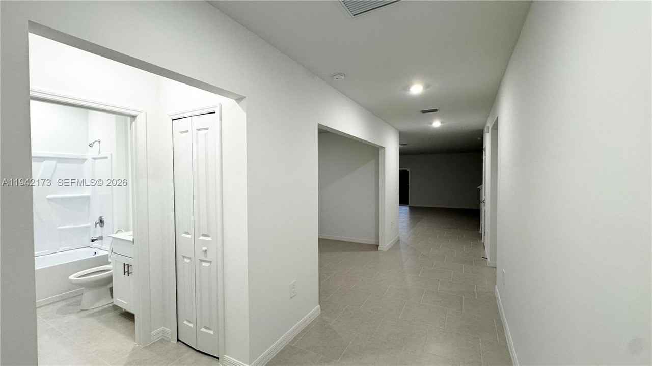 17208 Cantu Ct - Photo 5 of 22