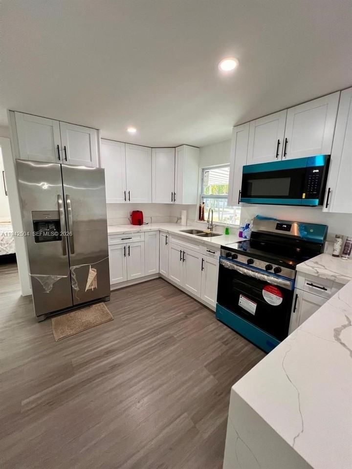 2901 Sw 58th St #0 - Photo 2 of 18