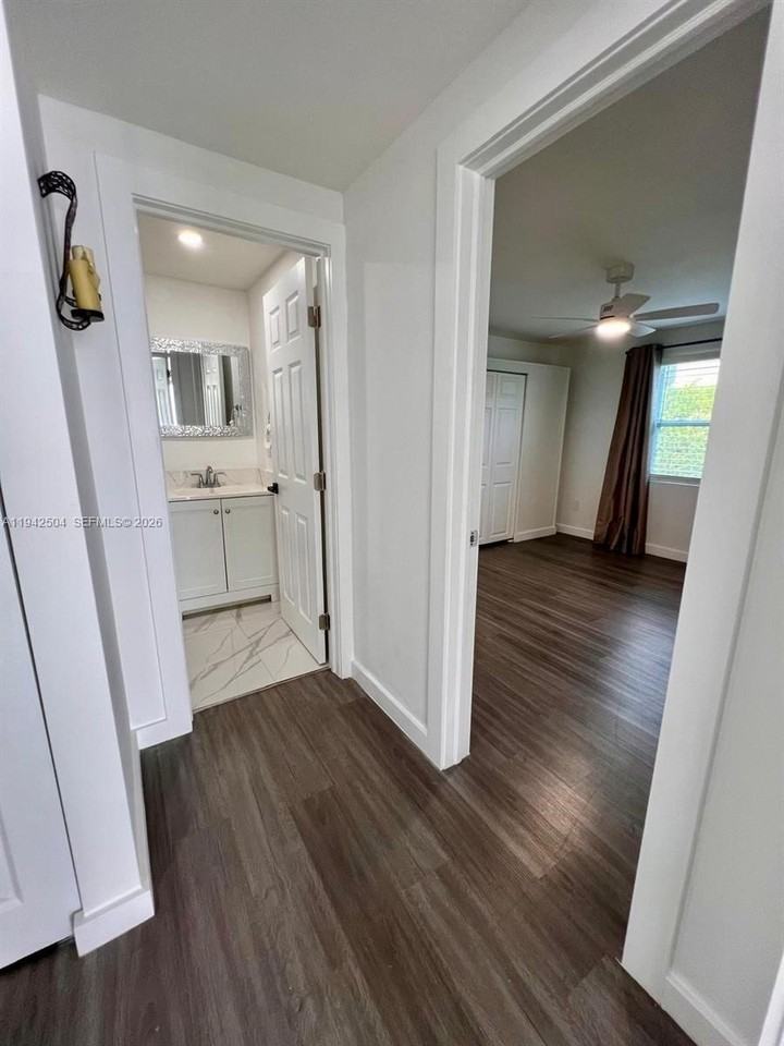 2901 Sw 58th St #0 - Photo 7 of 18