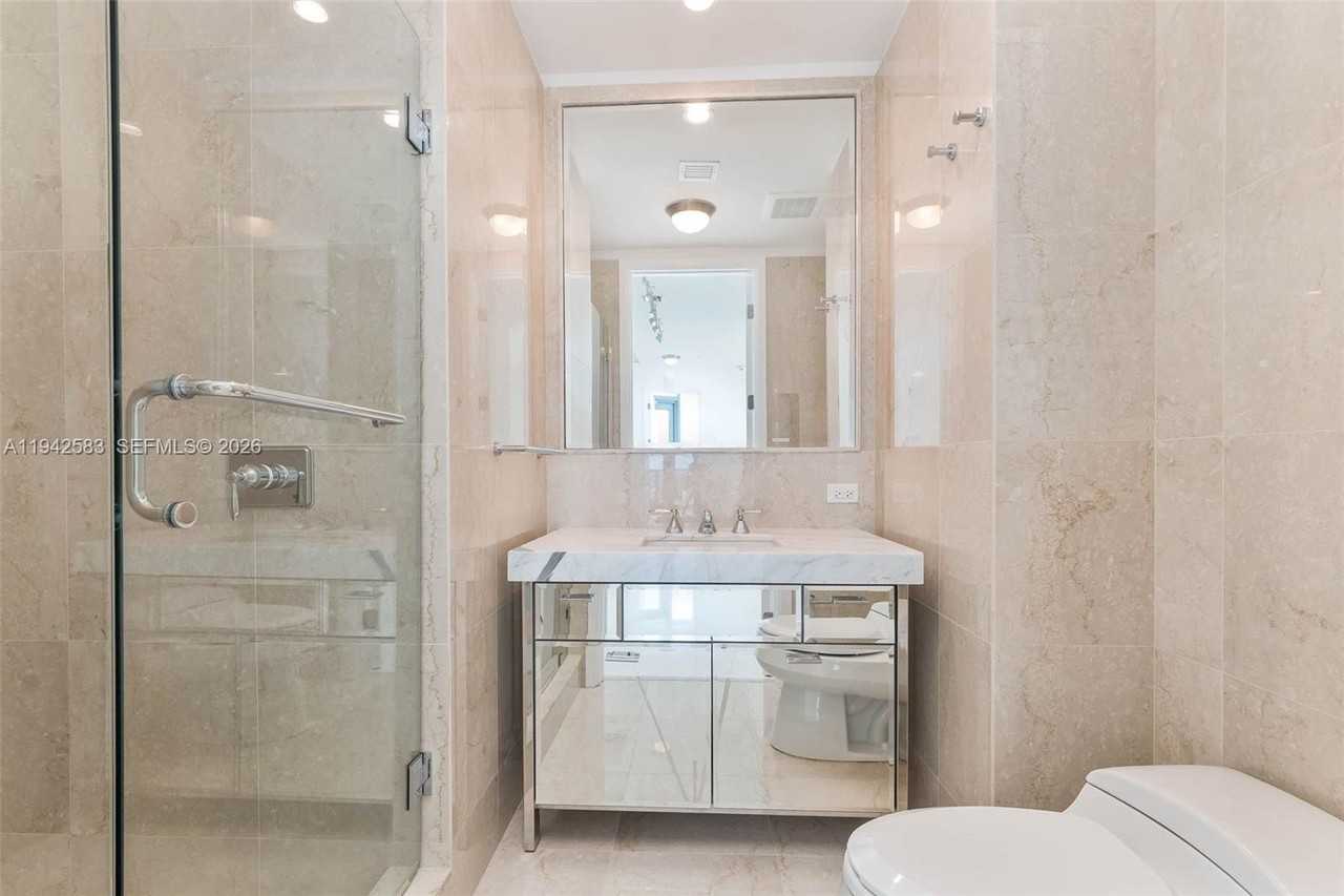 17475 Collins Ave #2003 - Photo 4 of 28