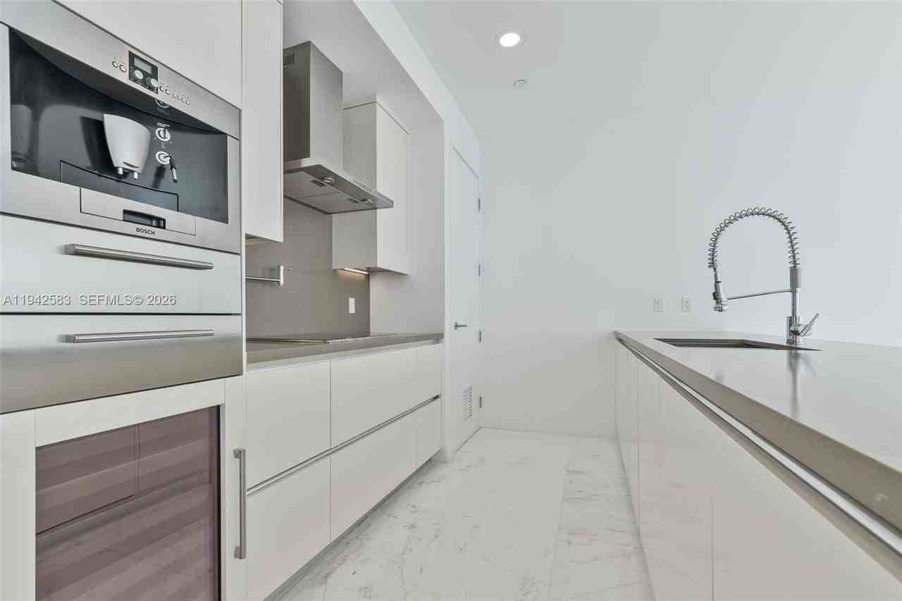 17475 Collins Ave #2003 - Photo 6 of 28