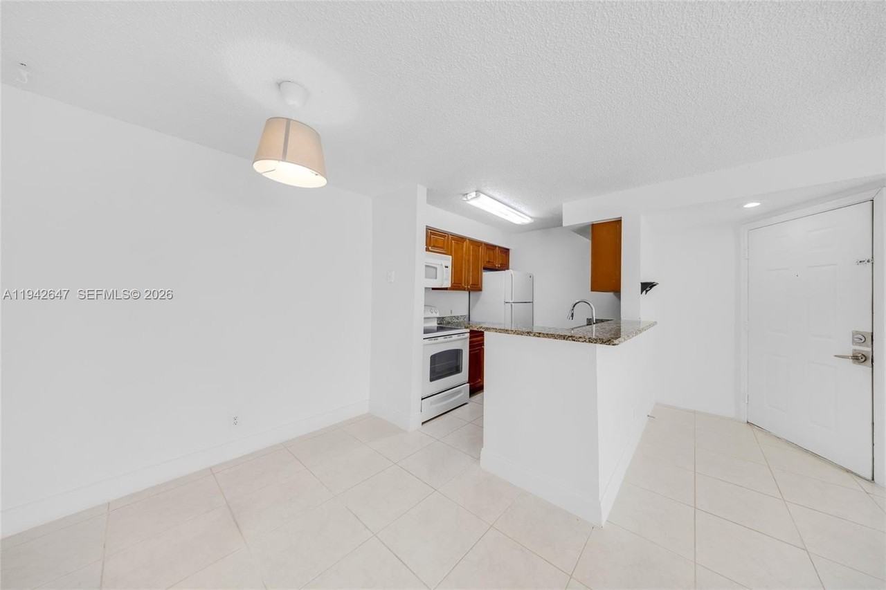 2986 S University Dr #8101