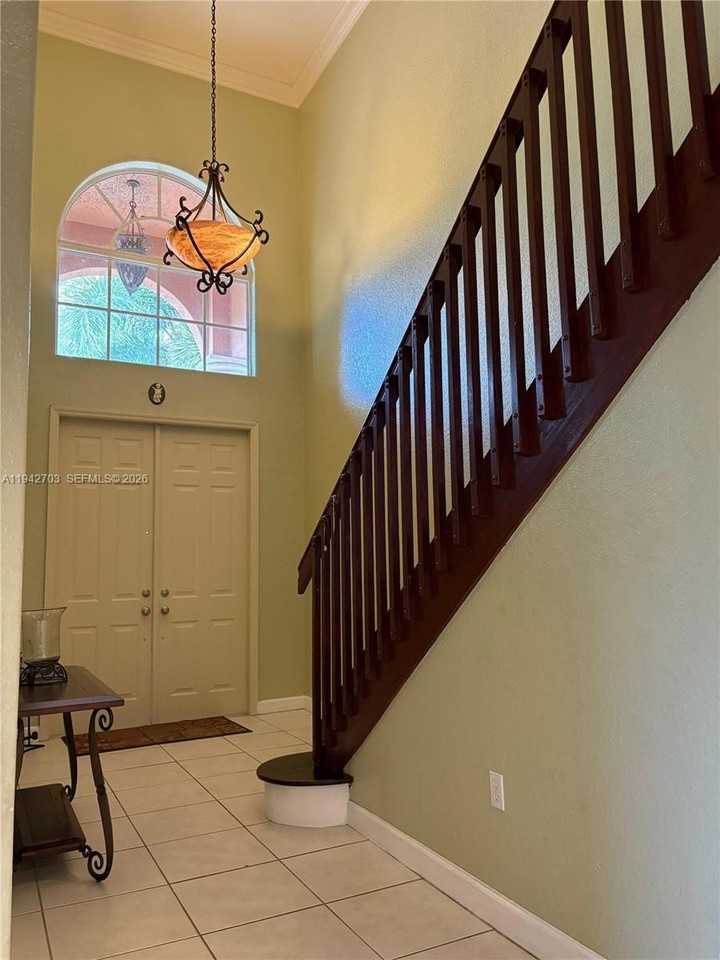 5902 Sw 166th Ct - Photo 4 of 27