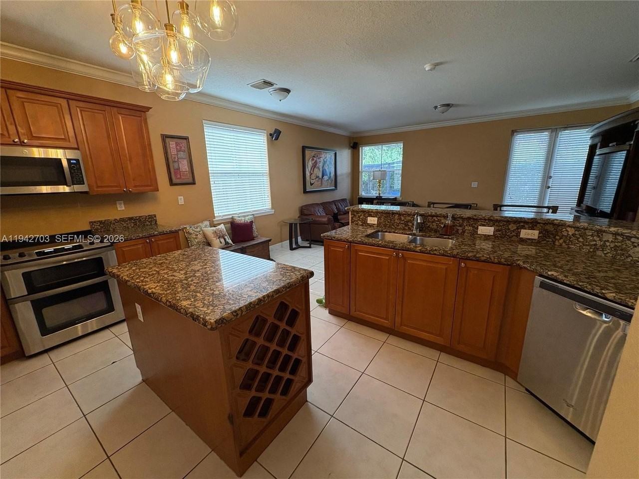 5902 Sw 166th Ct - Photo 7 of 27