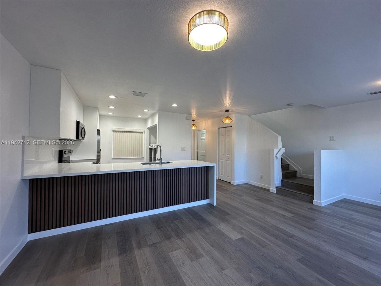 322 Ne 3rd St #C - Photo 2 of 39